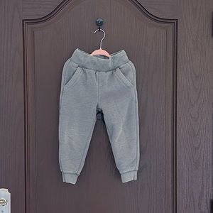 GAP Boys Dark Gray Fleece Jogger Pants Size 3Y Like New (No Drawstring)